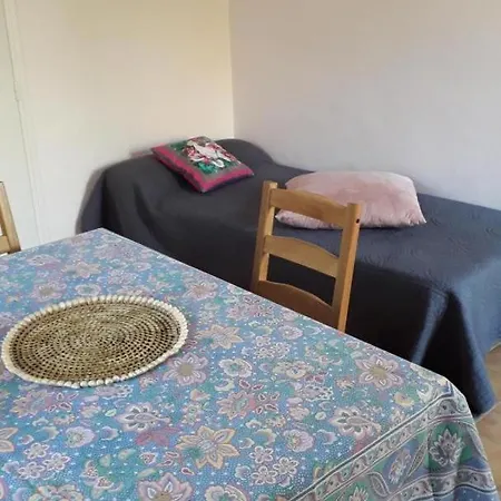 Holiday home Au Calme La Mignonne *